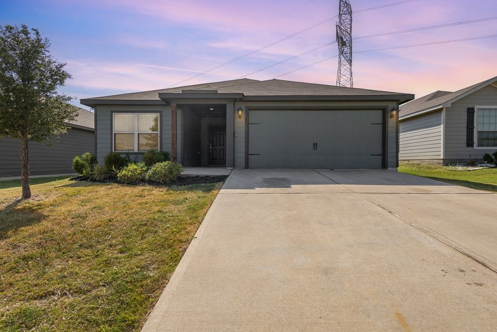 108 Burr Drive, Venus, TX 76084