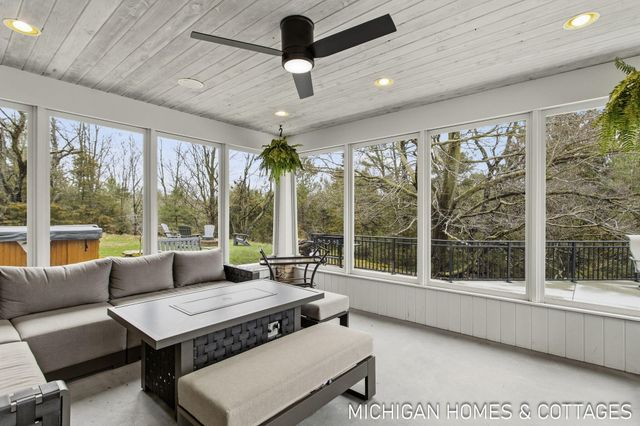 5484 Lakeshore Avenue, Port Sheldon Twp, MI 49424