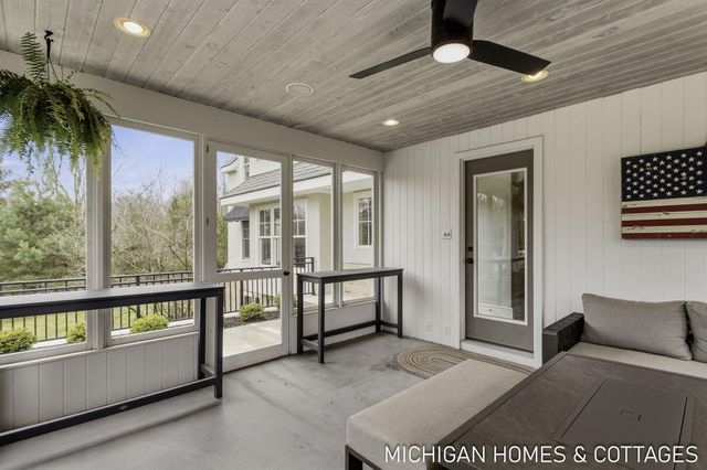 5484 Lakeshore Avenue, Port Sheldon Twp, MI 49424