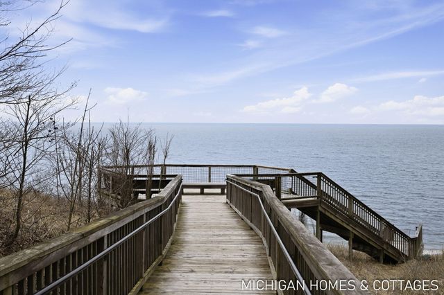 5484 Lakeshore Avenue, Port Sheldon Twp, MI 49424