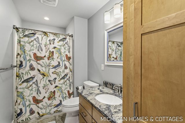 5484 Lakeshore Avenue, Port Sheldon Twp, MI 49424