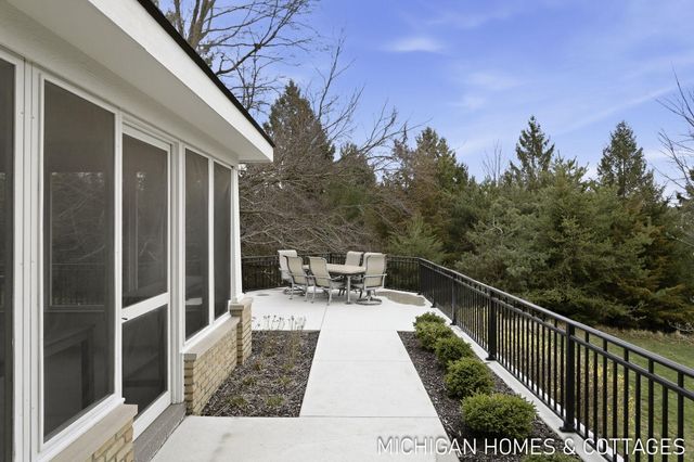 5484 Lakeshore Avenue, Port Sheldon Twp, MI 49424