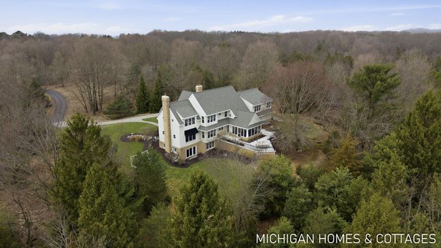 5484 Lakeshore Avenue, Port Sheldon Twp, MI 49424