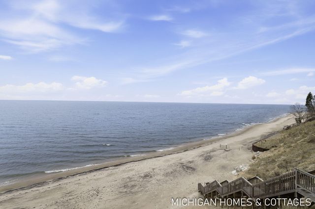 5484 Lakeshore Avenue, Port Sheldon Twp, MI 49424