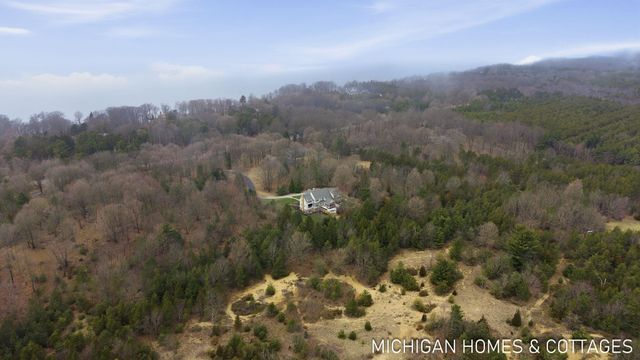 5484 Lakeshore Avenue, Port Sheldon Twp, MI 49424