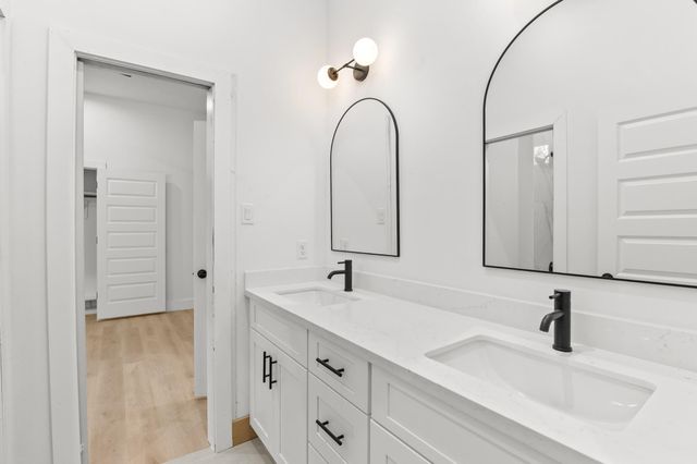 5903 Doolittle Blvd, Houston, TX 77033