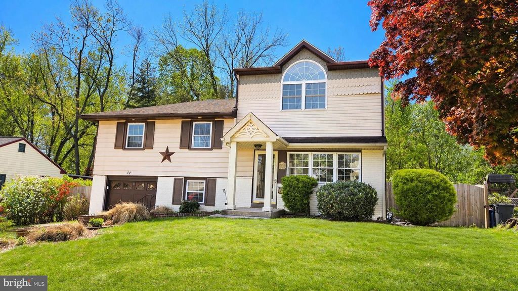 12 CHESHIRE CIRCLE, Broomall, PA 19008