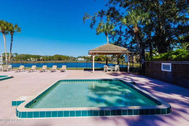 931 Meadow View Dr Apt A, Port Orange, FL 32127