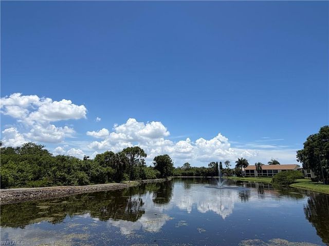 5735 Foxlake DR 6, North Fort Myers, FL 33917