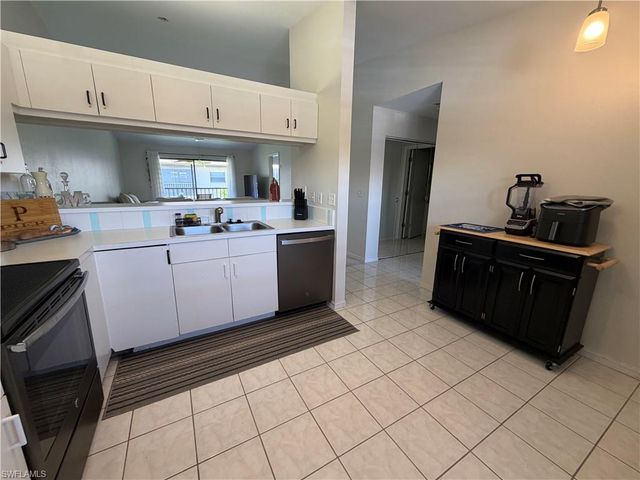 5735 Foxlake DR 6, North Fort Myers, FL 33917