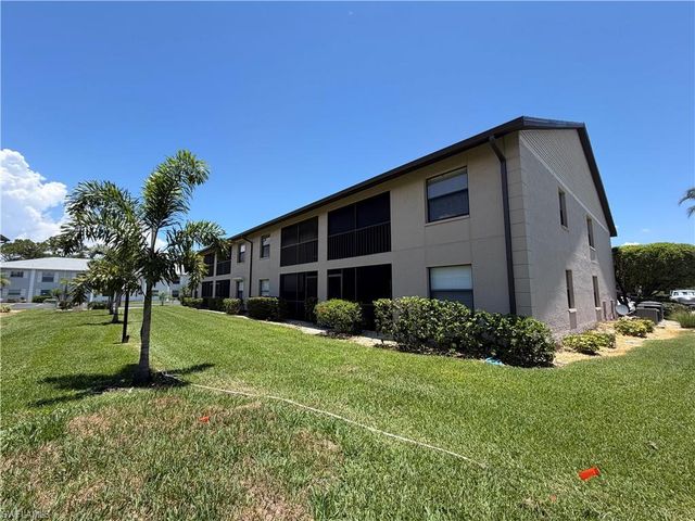5735 Foxlake DR 6, North Fort Myers, FL 33917