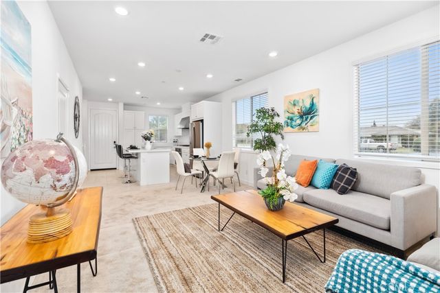 501 Embrook, West Covina, CA 91791