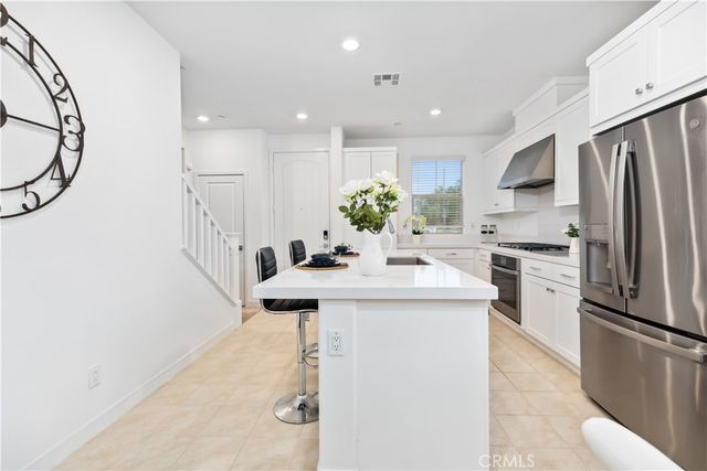 501 Embrook, West Covina, CA 91791