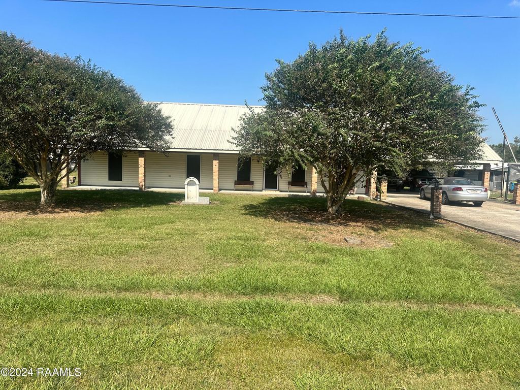 1027 Dennis Drive, St. Martinville, LA 70582
