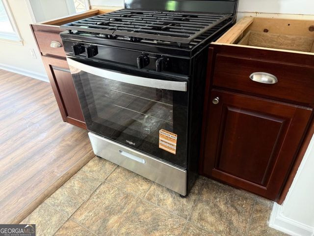 2965 Hunters Pond Court, Snellville, GA 30078