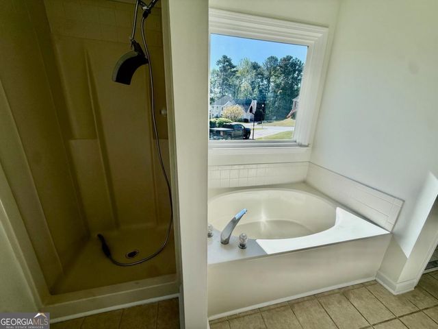 2965 Hunters Pond Court, Snellville, GA 30078