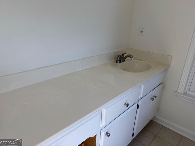 2965 Hunters Pond Court, Snellville, GA 30078