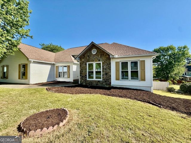 2965 Hunters Pond Court, Snellville, GA 30078