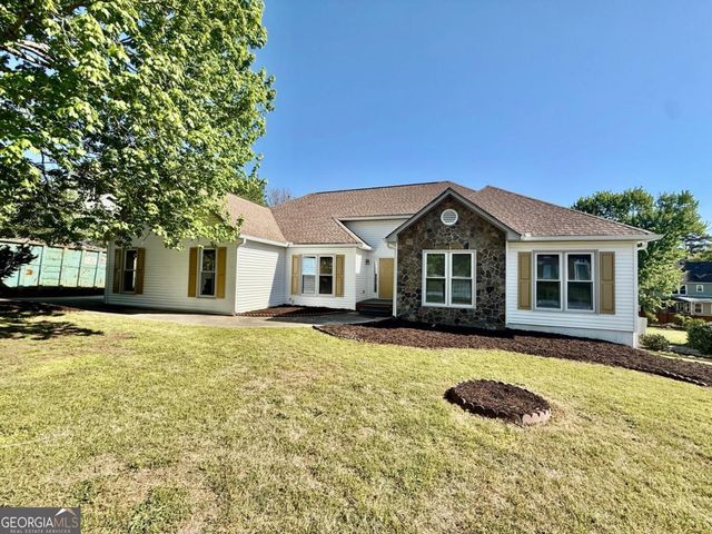 2965 Hunters Pond Court, Snellville, GA 30078