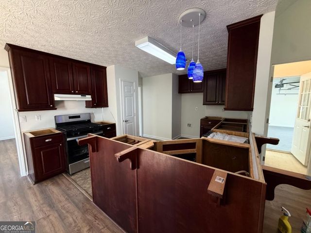 2965 Hunters Pond Court, Snellville, GA 30078