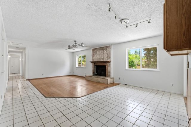36358 Orange Grove Avenue, Madera, CA 93636