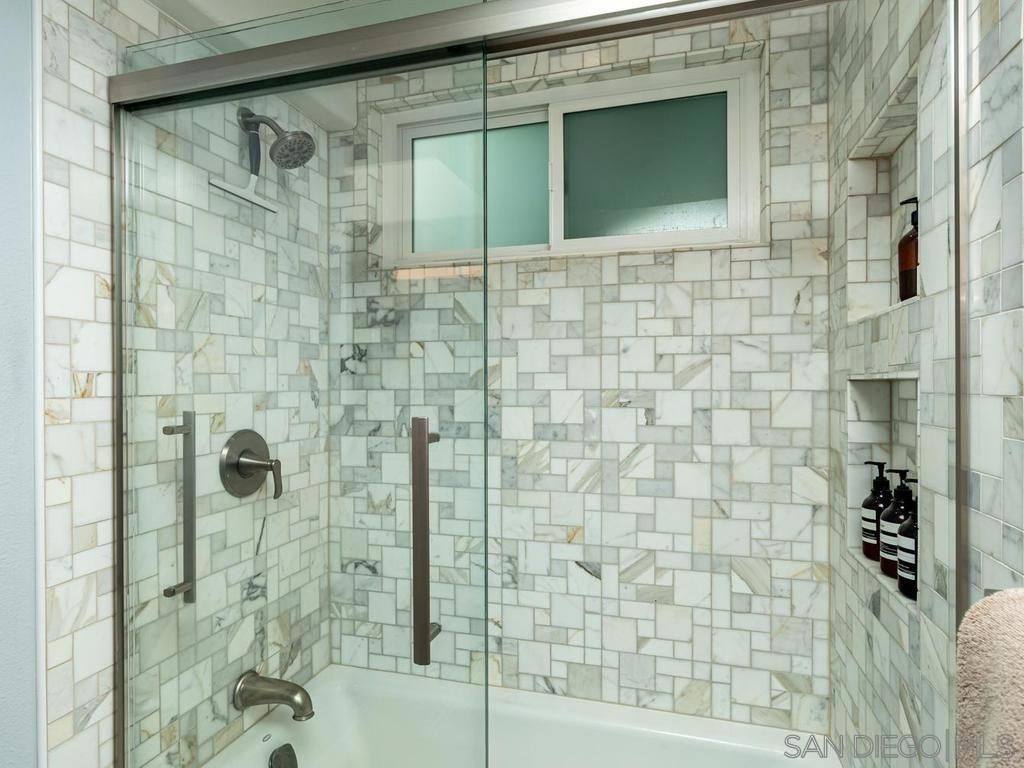 Image 19 of property listing at 422 Rosecrans St 7, San Diego, CA 92106