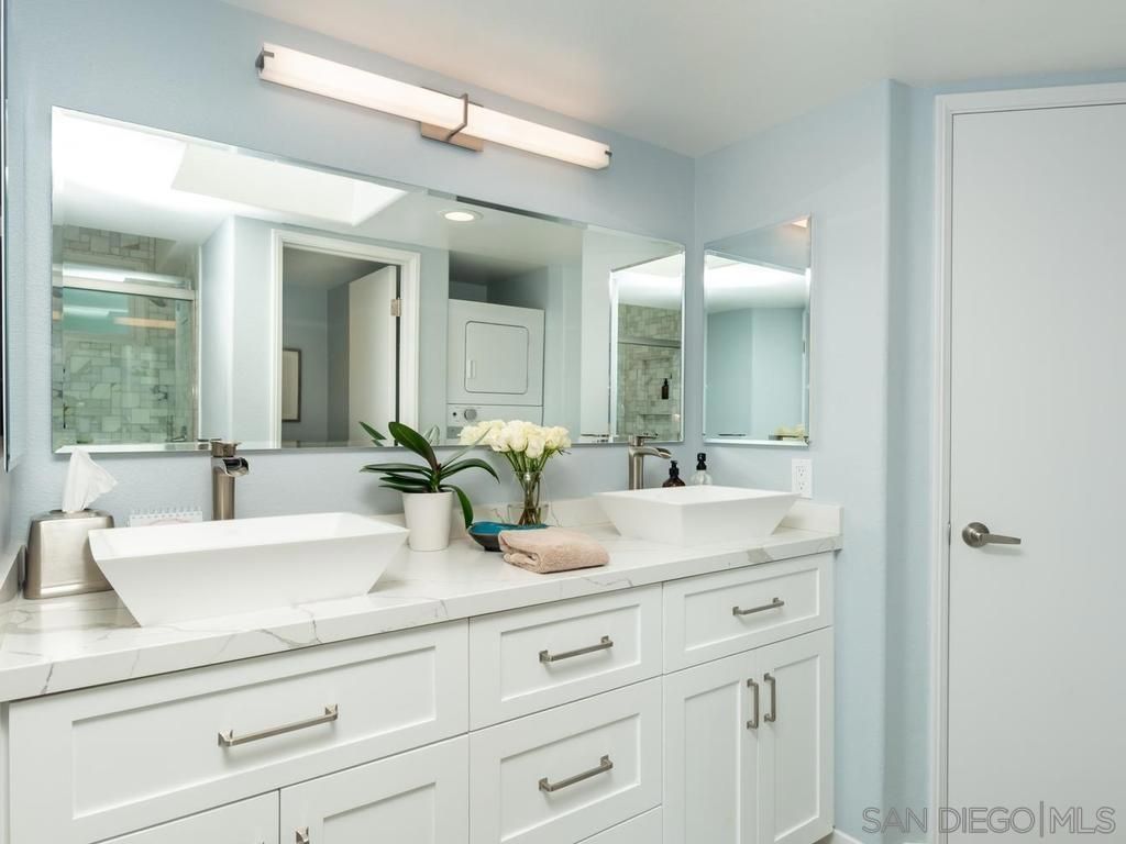 Image 20 of property listing at 422 Rosecrans St 7, San Diego, CA 92106