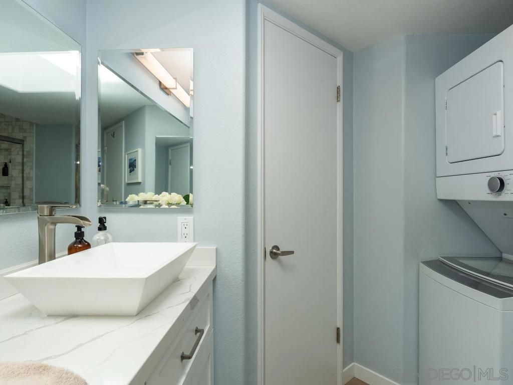 Image 21 of property listing at 422 Rosecrans St 7, San Diego, CA 92106