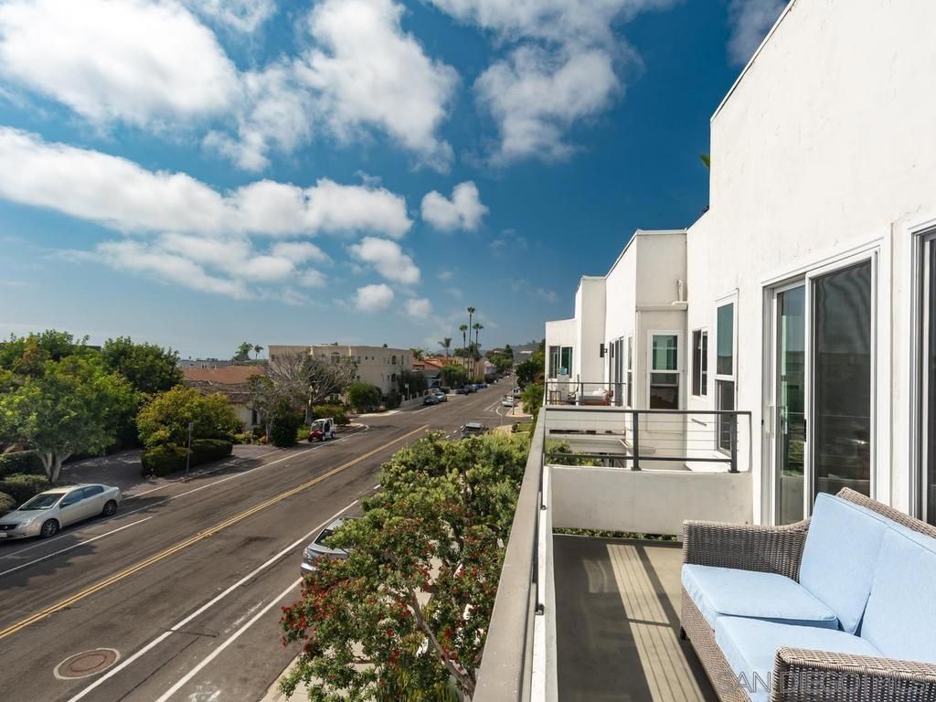 Image 30 of property listing at 422 Rosecrans St 7, San Diego, CA 92106