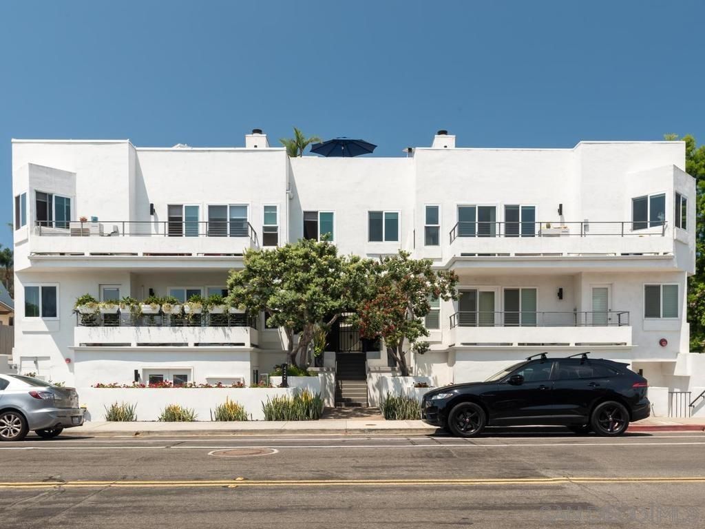 Image 34 of property listing at 422 Rosecrans St 7, San Diego, CA 92106