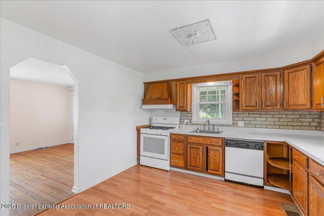 315 Hungerford Street, Lansing, MI 48917