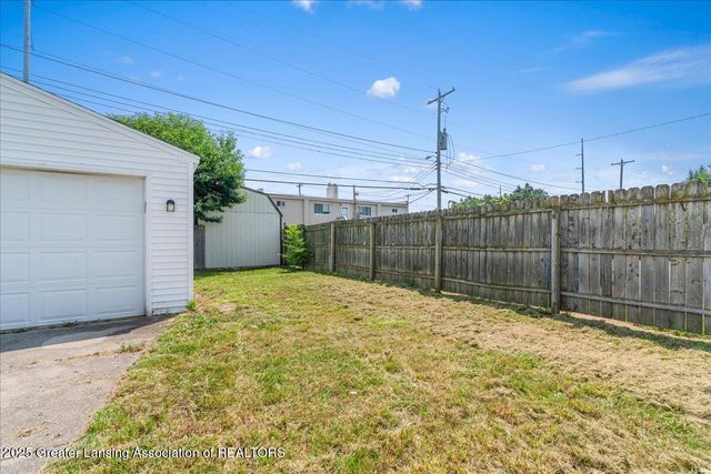 315 Hungerford Street, Lansing, MI 48917