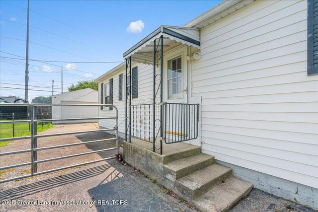 315 Hungerford Street, Lansing, MI 48917