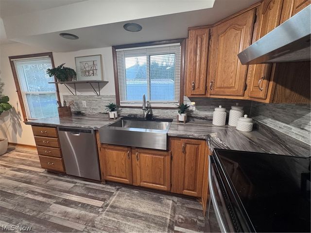 1621 Coventry Avenue NE, Warren, OH 44483