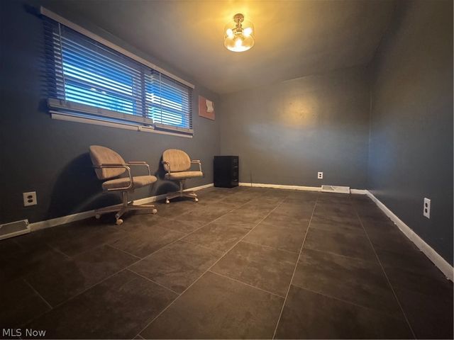 1621 Coventry Avenue NE, Warren, OH 44483