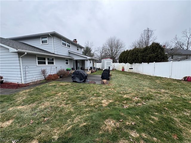 1621 Coventry Avenue NE, Warren, OH 44483