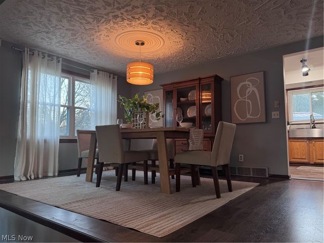 1621 Coventry Avenue NE, Warren, OH 44483