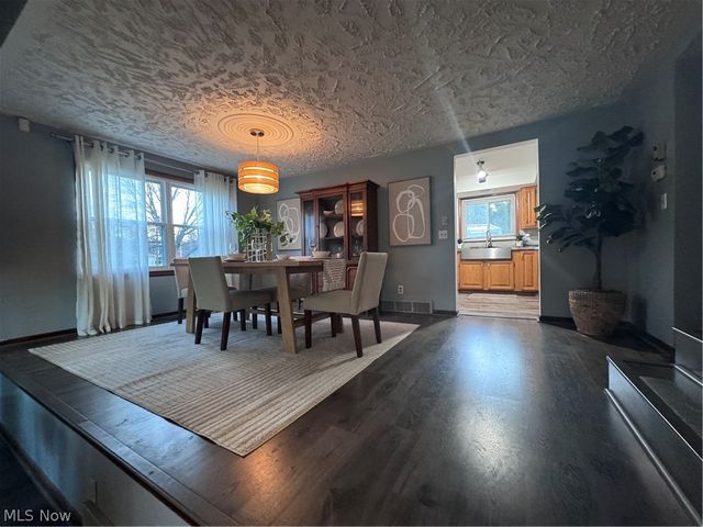 1621 Coventry Avenue NE, Warren, OH 44483