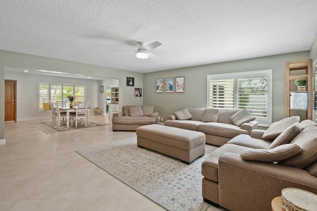 2100 NE 52nd St, Fort Lauderdale, FL 33308