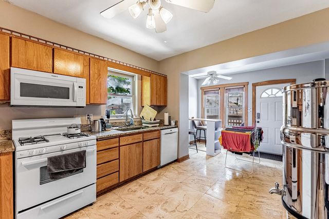 2844 S Throop Street, Chicago, IL 60608