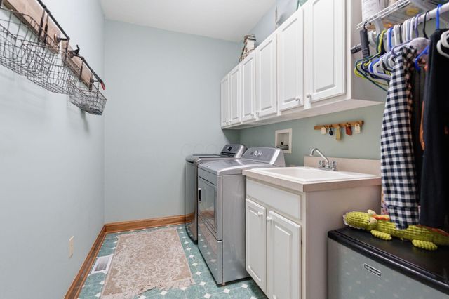 11092 Red Fox Street, Canal Winchester, OH 43110