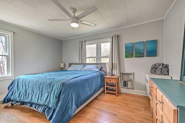 1017 Harding Avenue, Johnson City, TN 37604