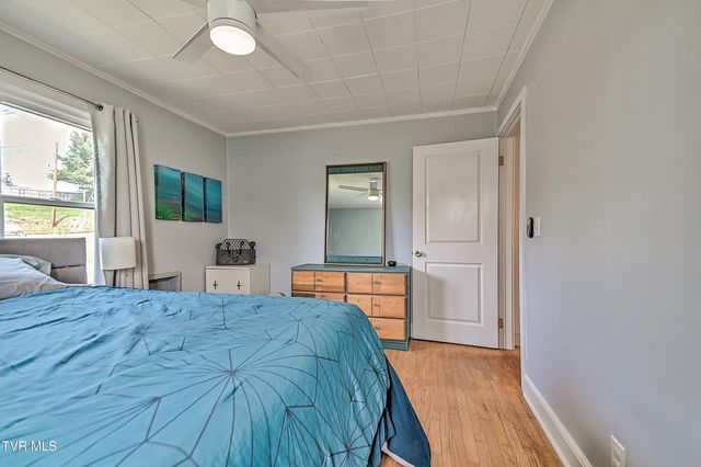 1017 Harding Avenue, Johnson City, TN 37604