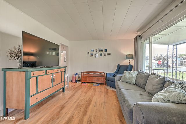 1017 Harding Avenue, Johnson City, TN 37604