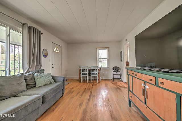 1017 Harding Avenue, Johnson City, TN 37604