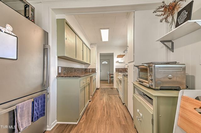 1017 Harding Avenue, Johnson City, TN 37604