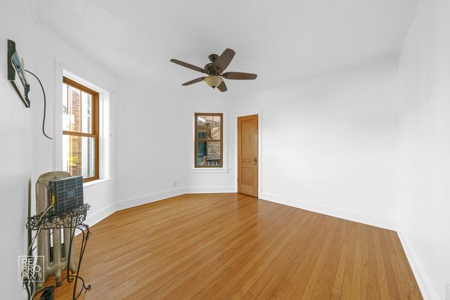 4055 W Nelson Street, Chicago, IL 60641