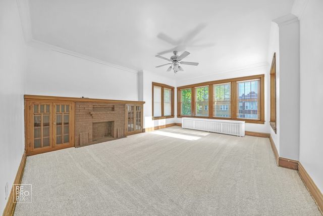 4055 W Nelson Street, Chicago, IL 60641