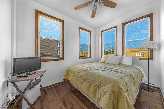 4055 W Nelson Street, Chicago, IL 60641