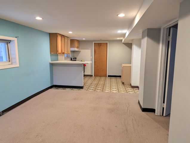 4055 W Nelson Street, Chicago, IL 60641